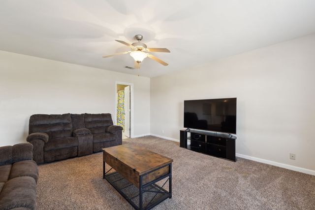 1012 Tulip Blossom Dr, Hermitage, TN 37076