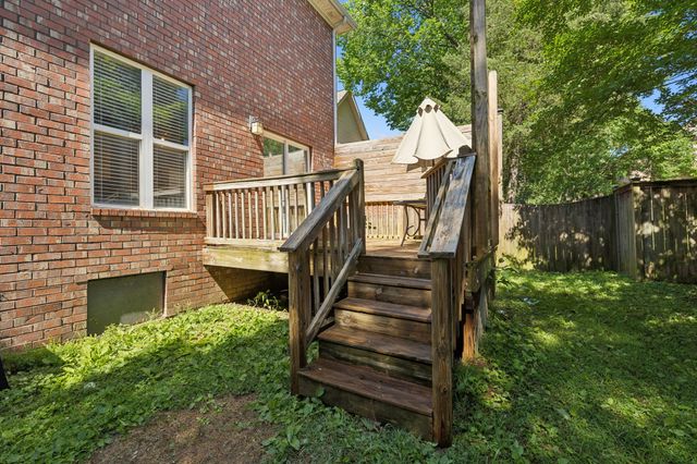 1012 Tulip Blossom Dr, Hermitage, TN 37076