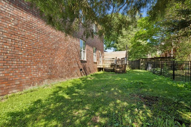 1012 Tulip Blossom Dr, Hermitage, TN 37076