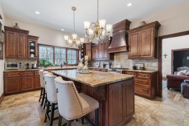 W289S4684 Rockwood TRAIL, Waukesha, WI 53189