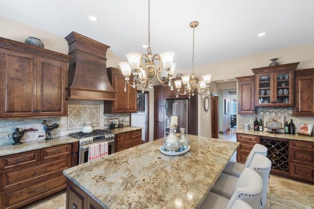 W289S4684 Rockwood TRAIL, Waukesha, WI 53189