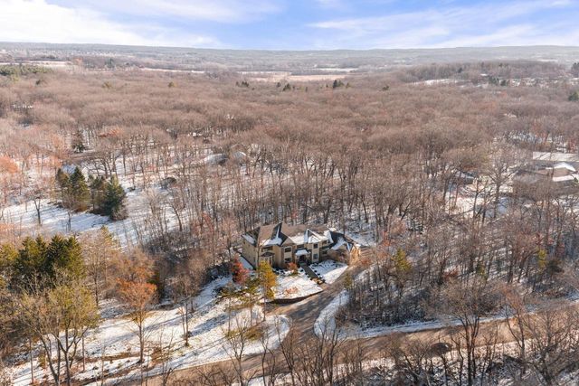 W289S4684 Rockwood TRAIL, Waukesha, WI 53189