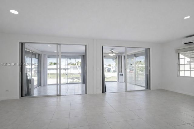 2260 SW 85th Way, Davie, FL 33324