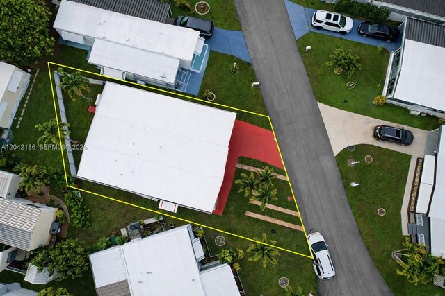 2260 SW 85th Way, Davie, FL 33324