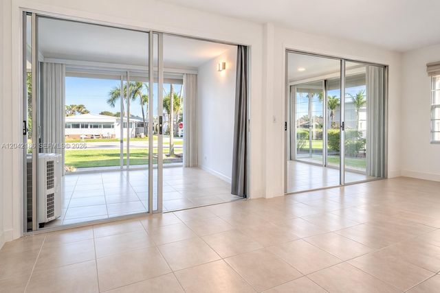 2260 SW 85th Way, Davie, FL 33324