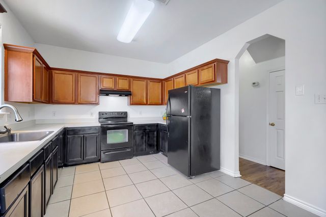 1214 S Belt Line Road, Dallas, TX 75253