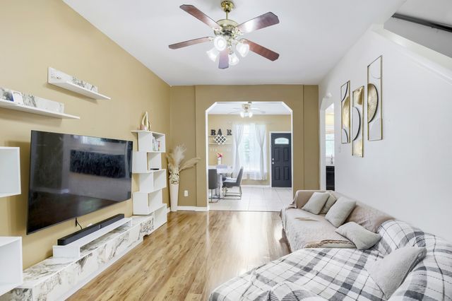 1214 S Belt Line Road, Dallas, TX 75253