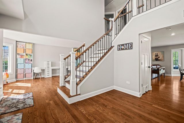 8143 Stonegate Drive, Tinley Park, IL 60487