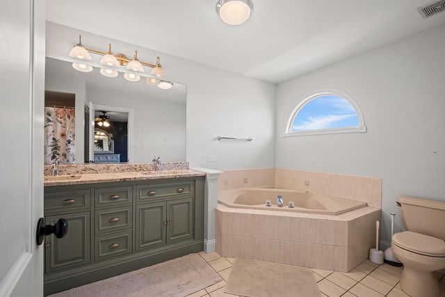 8143 Stonegate Drive, Tinley Park, IL 60487
