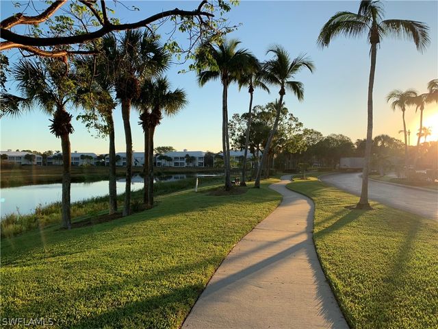 1117 Sweetwater LN 2201, Naples, FL 34110