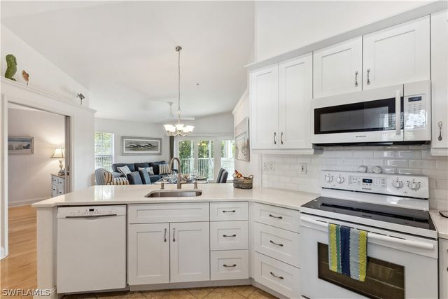 1117 Sweetwater LN 2201, Naples, FL 34110