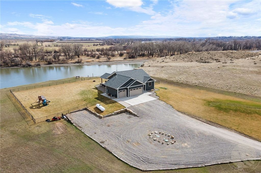 8000 Eagle Bend BOULEVARD, Shepherd, MT 59079