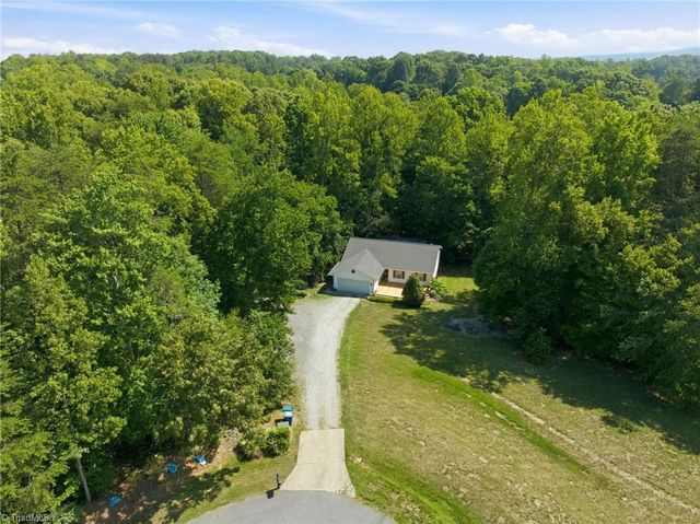 221 Farmview Road, Madison, NC 27025