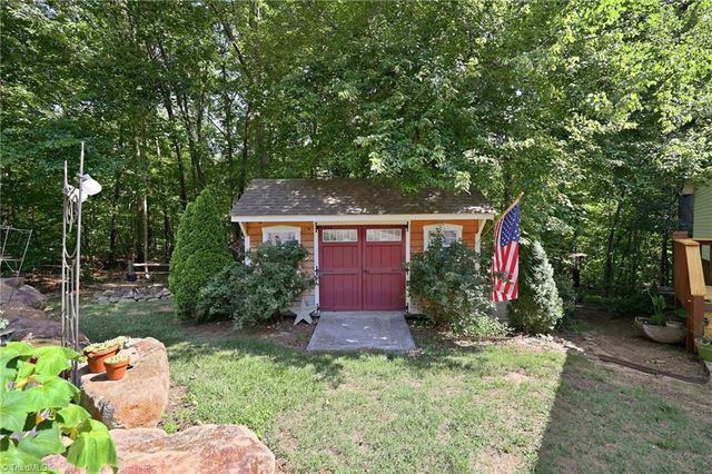221 Farmview Road, Madison, NC 27025