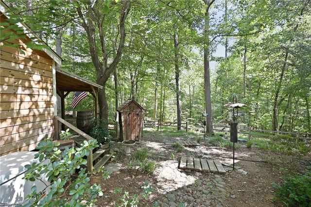 221 Farmview Road, Madison, NC 27025
