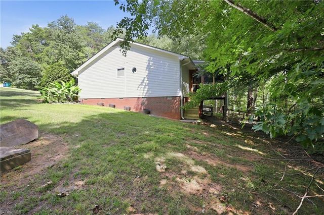 221 Farmview Road, Madison, NC 27025