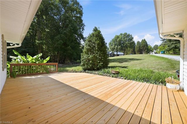 221 Farmview Road, Madison, NC 27025