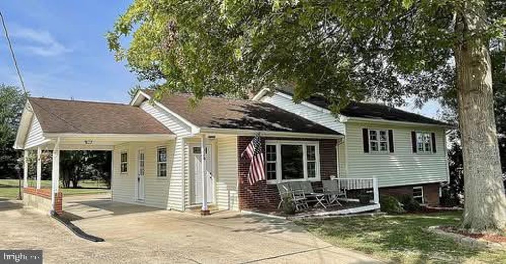 326 HOLLINGSWORTH RD, Woodstock, VA 22664