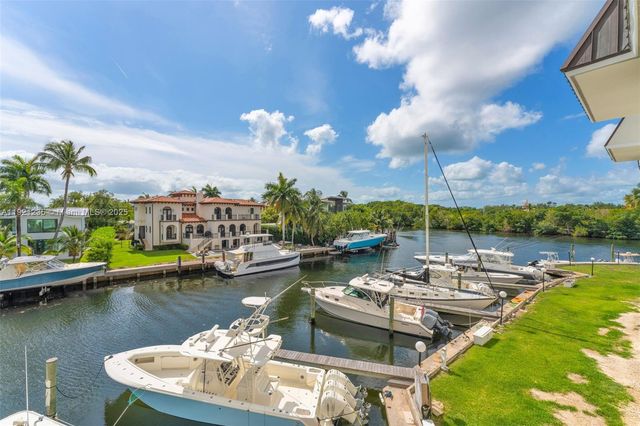 6901 Edgewater Dr 315, Coral Gables, FL 33133