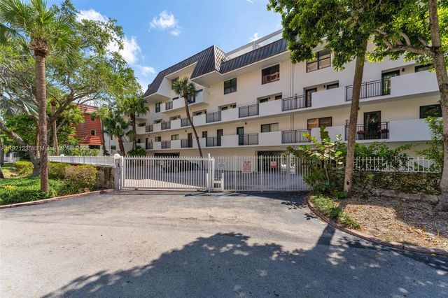 6901 Edgewater Dr 315, Coral Gables, FL 33133