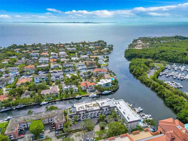 6901 Edgewater Dr 315, Coral Gables, FL 33133