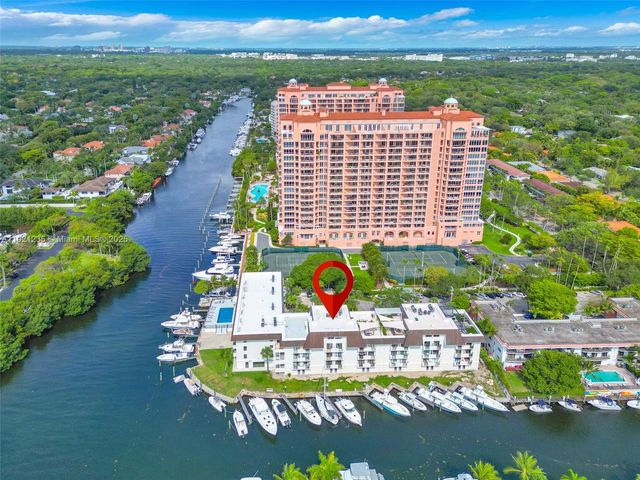 6901 Edgewater Dr 315, Coral Gables, FL 33133