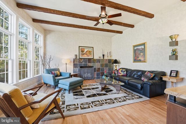 2707 PIONEER LN, Falls Church, VA 22043