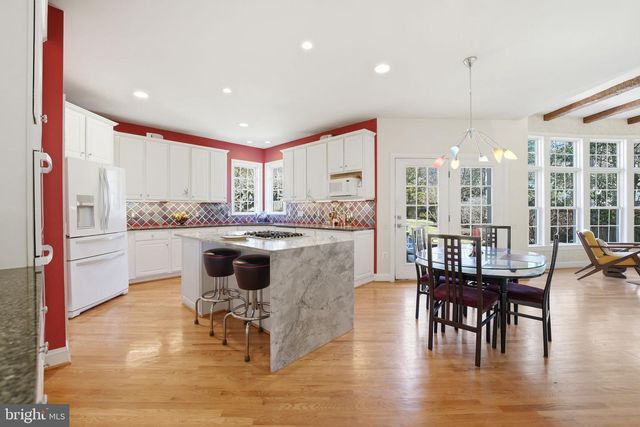 2707 PIONEER LN, Falls Church, VA 22043