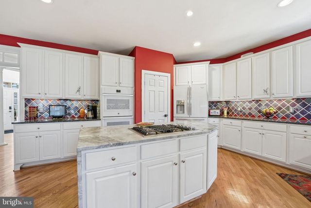 2707 PIONEER LN, Falls Church, VA 22043