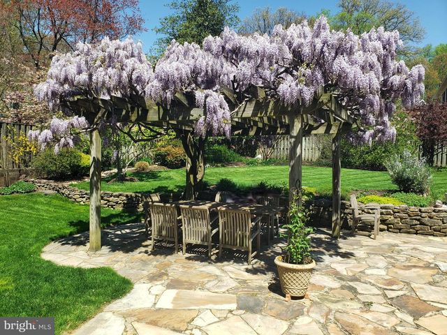 2707 PIONEER LN, Falls Church, VA 22043