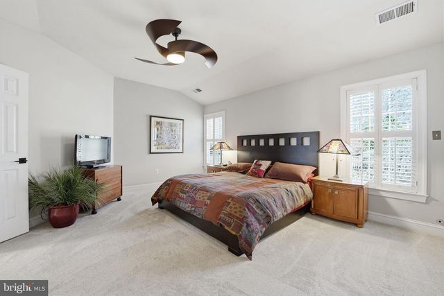 2707 PIONEER LN, Falls Church, VA 22043