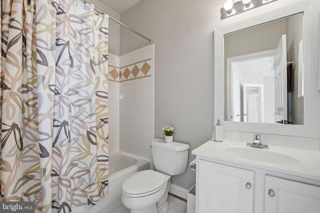 2707 PIONEER LN, Falls Church, VA 22043