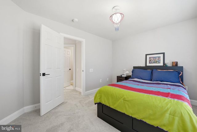 2707 PIONEER LN, Falls Church, VA 22043