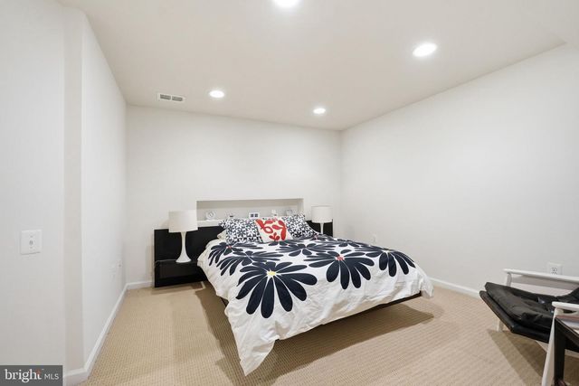 2707 PIONEER LN, Falls Church, VA 22043