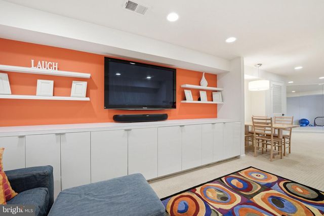 2707 PIONEER LN, Falls Church, VA 22043