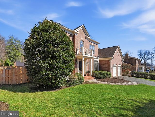 2707 PIONEER LN, Falls Church, VA 22043