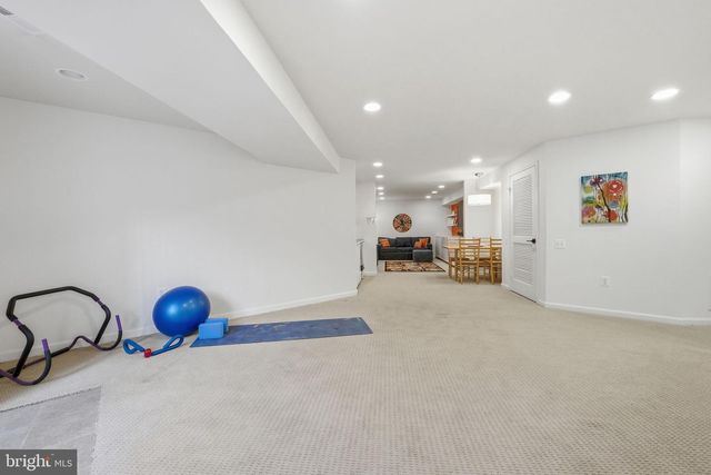 2707 PIONEER LN, Falls Church, VA 22043