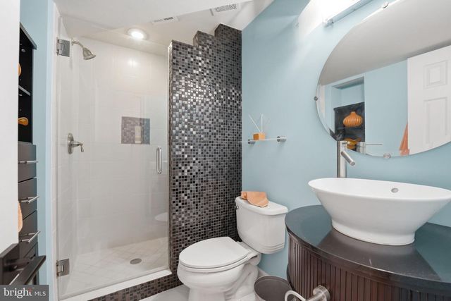 2707 PIONEER LN, Falls Church, VA 22043