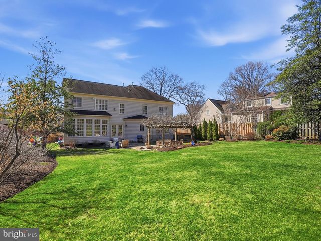 2707 PIONEER LN, Falls Church, VA 22043