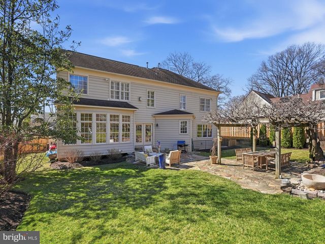 2707 PIONEER LN, Falls Church, VA 22043