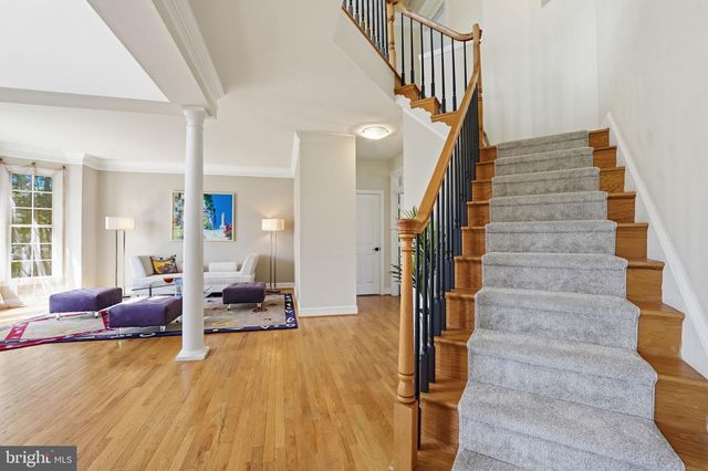 2707 PIONEER LN, Falls Church, VA 22043