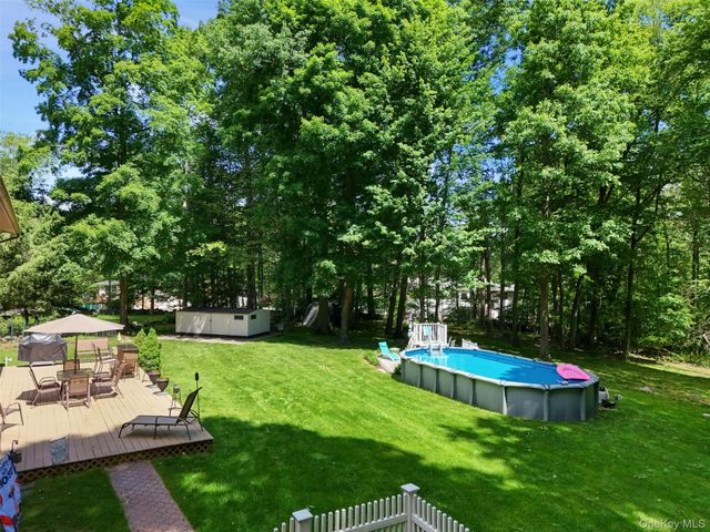 90 Timberlane Court, Yorktown Heights, NY 10598