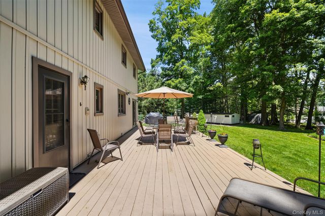 90 Timberlane Court, Yorktown Heights, NY 10598
