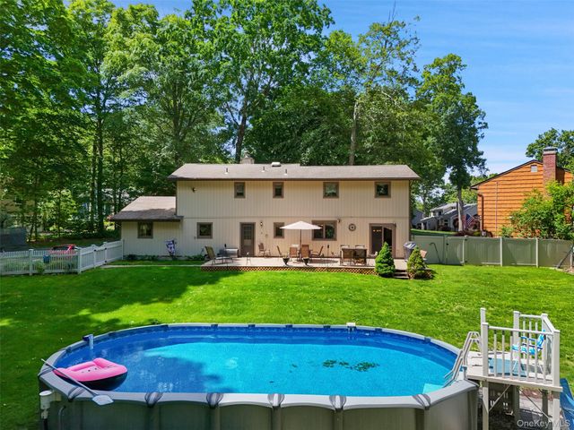 90 Timberlane Court, Yorktown Heights, NY 10598
