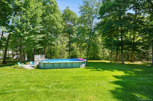 90 Timberlane Court, Yorktown Heights, NY 10598
