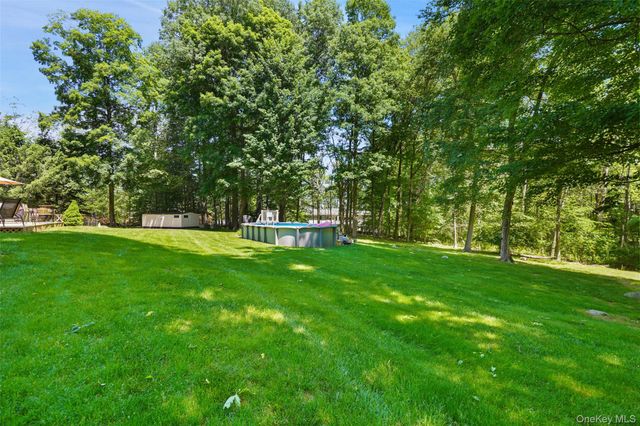 90 Timberlane Court, Yorktown Heights, NY 10598