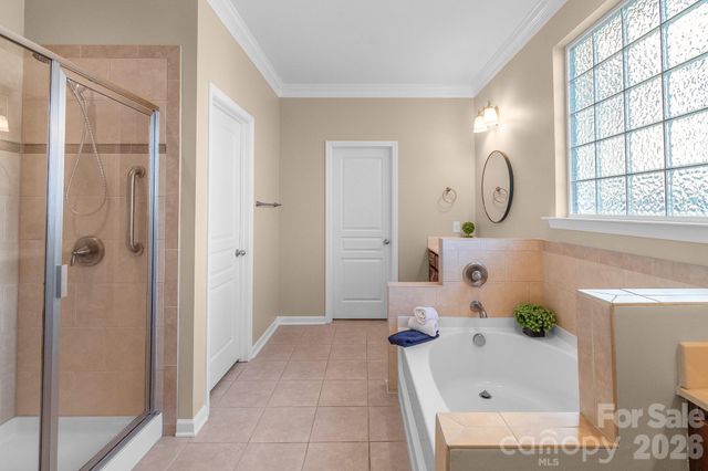 4419 Forest Gate Lane, Charlotte, NC 28270