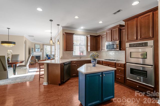 4419 Forest Gate Lane, Charlotte, NC 28270