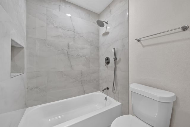 738 Harbour Town Drive, Lake Dallas, TX 75065