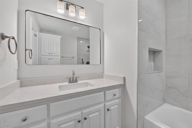 738 Harbour Town Drive, Lake Dallas, TX 75065